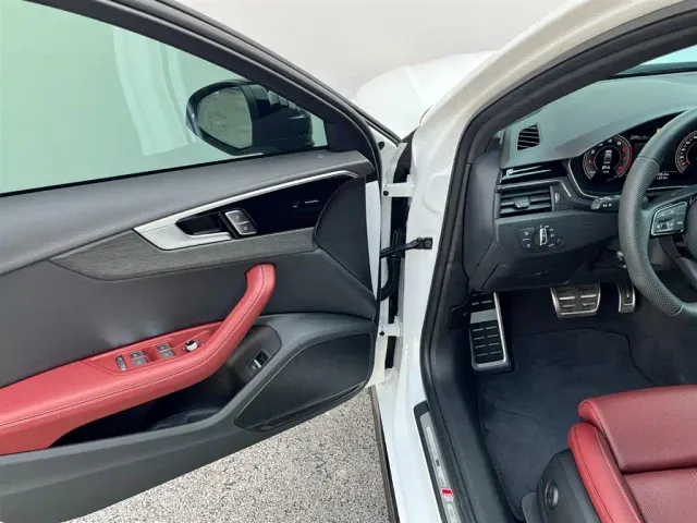 Audi A4L — Фото автомобиля 8