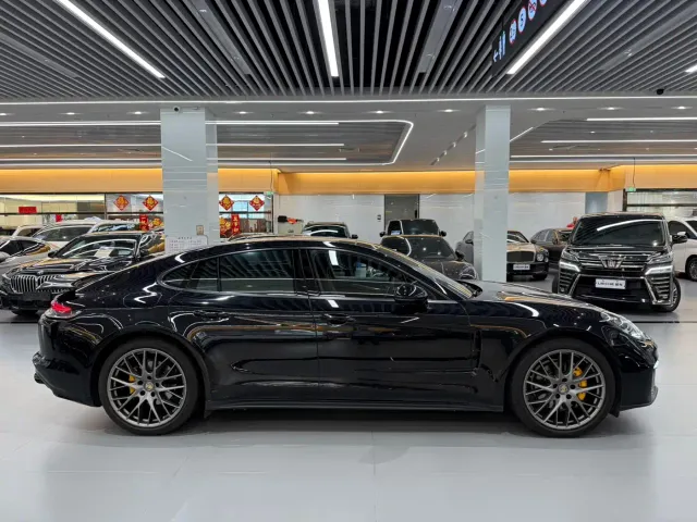 Porsche Panamera — Фото автомобиля 7