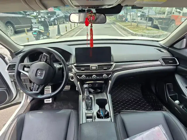 Honda Accord — Фото автомобиля 5