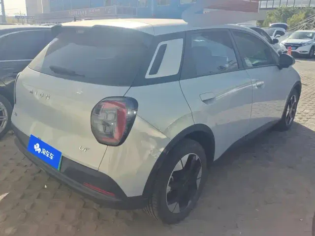 GAC Aion UT — Фото автомобиля 3