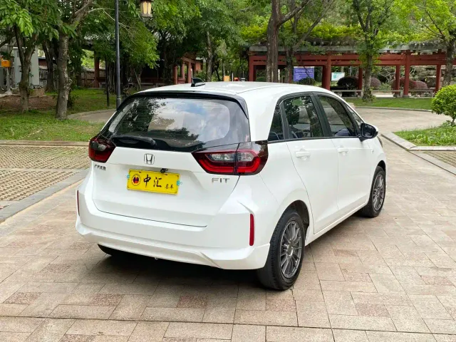 Honda Fit — Фото автомобиля 7