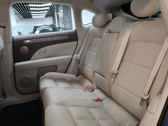 IM Motors LS6 — Фото автомобиля 14
