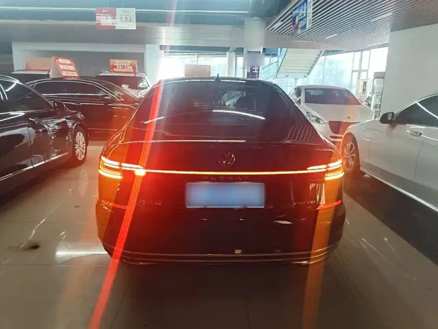 Volkswagen Passat — Фото автомобиля 5