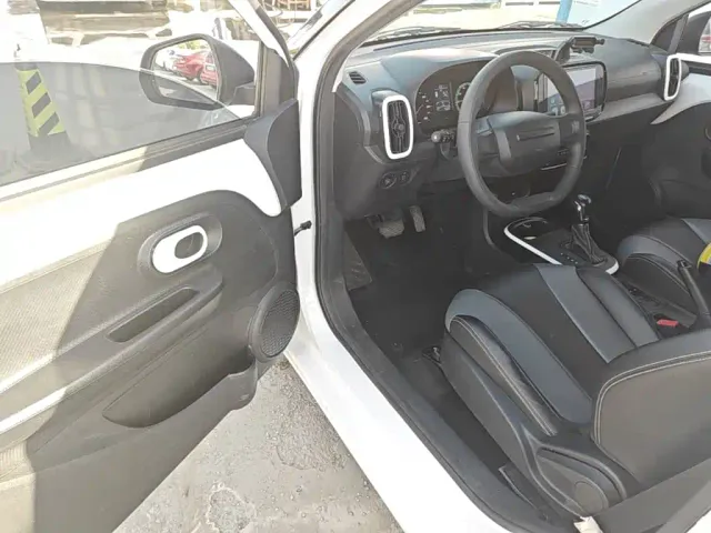 Roewe Clever — Фото автомобиля 15