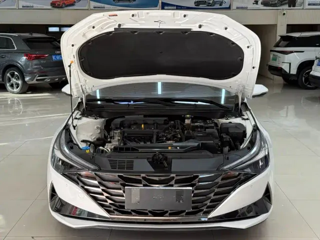 Hyundai Elantra — Фото автомобиля 7