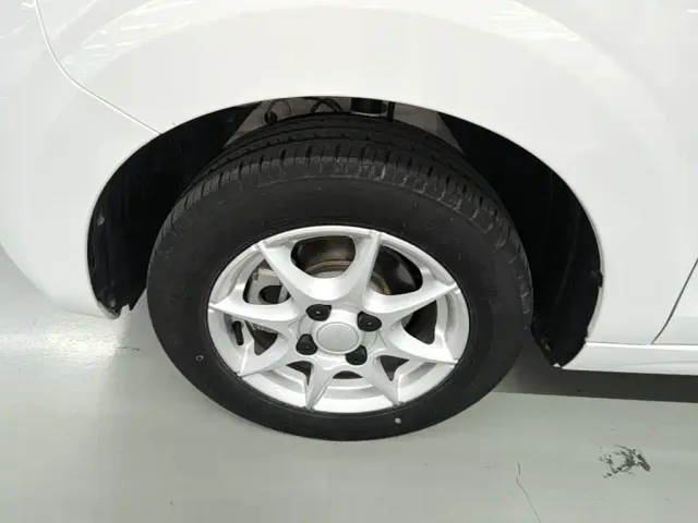 Roewe Clever — Фото автомобиля 22