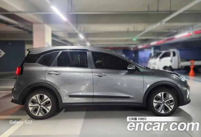 Kia Niro — Фото автомобиля 4