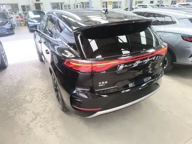 BYD Tang — Фото автомобиля 4