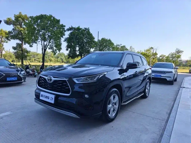 Фотография автомобиля — Toyota Highlander