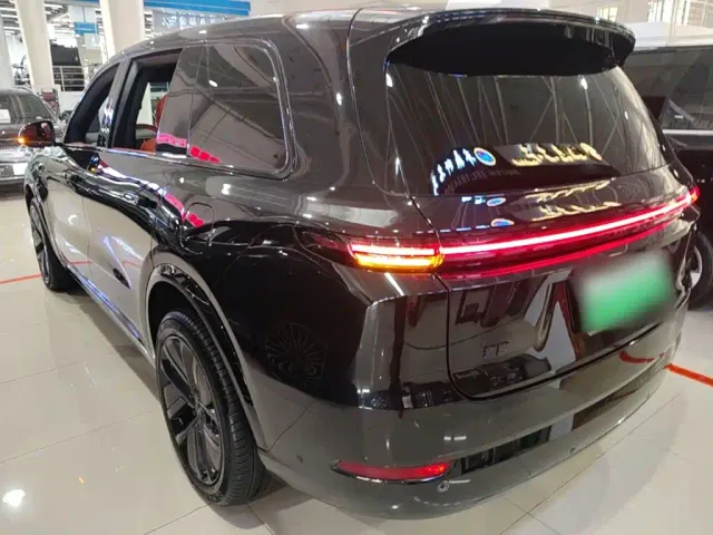 Li Auto L9 — Фото автомобиля 4