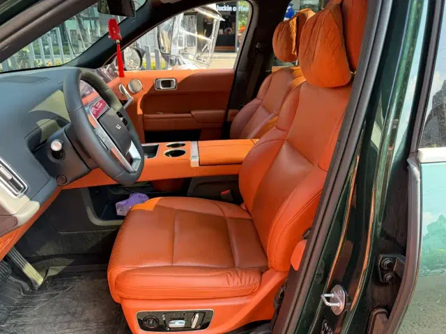 Li Auto L8 — Фото автомобиля 8