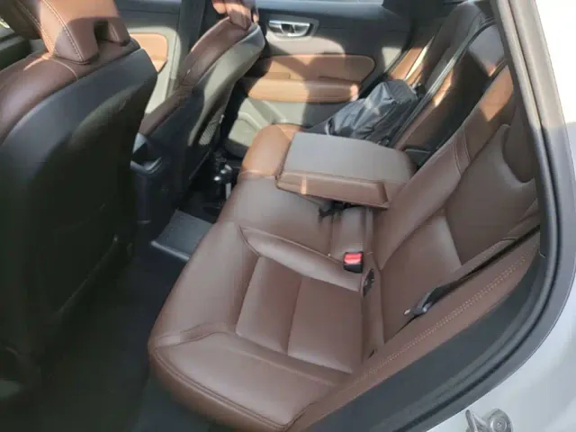 Volvo XC60 — Фото автомобиля 23