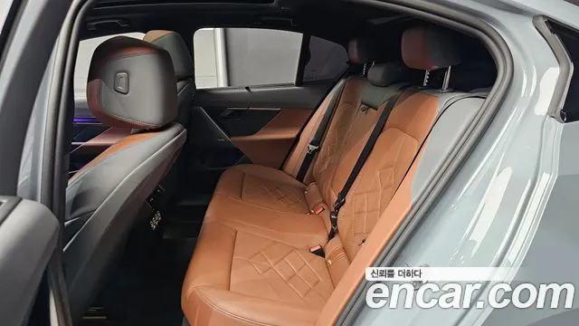 BMW 5-Series 5 серия (G60) 530i xDrive M Sport — Фото автомобиля 11