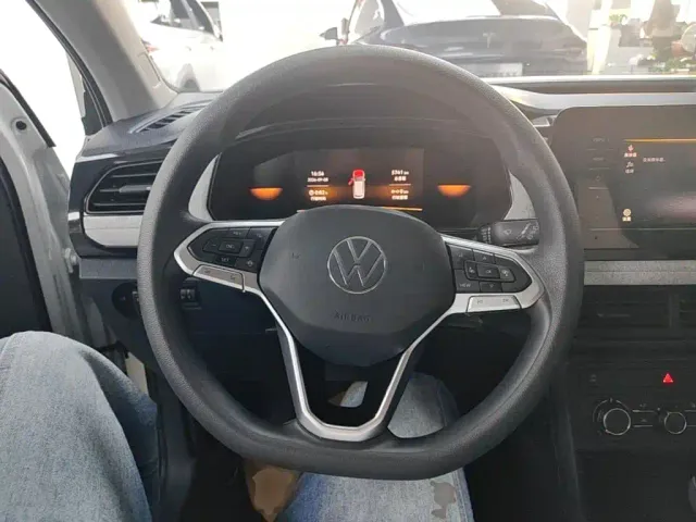 Volkswagen Tharu — Фото автомобиля 10