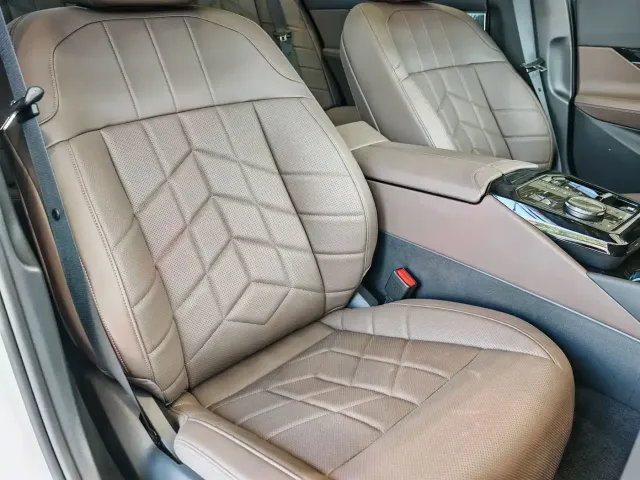 BMW 5 Series — Фото автомобиля 17
