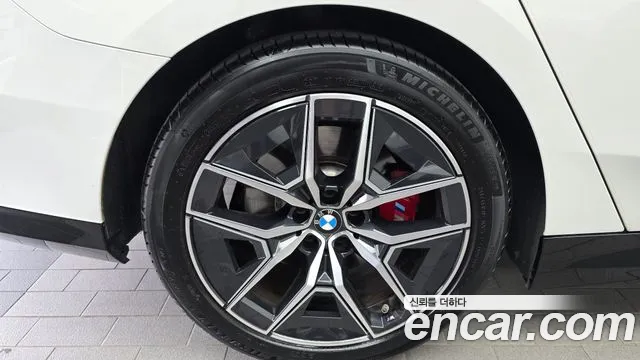 BMW 5-Series — Фото автомобиля 5