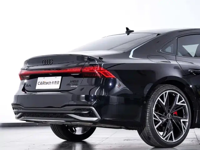 Audi A7L — Фото автомобиля 9