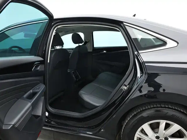 Volkswagen Passat — Фото автомобиля 15
