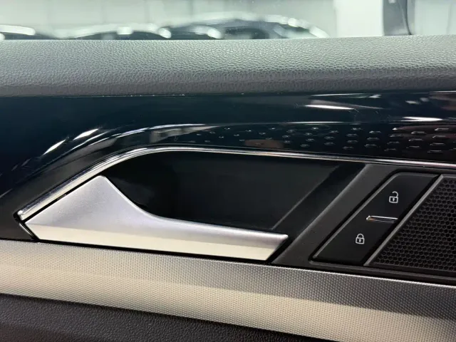 Volkswagen Passat — Фото автомобиля 14