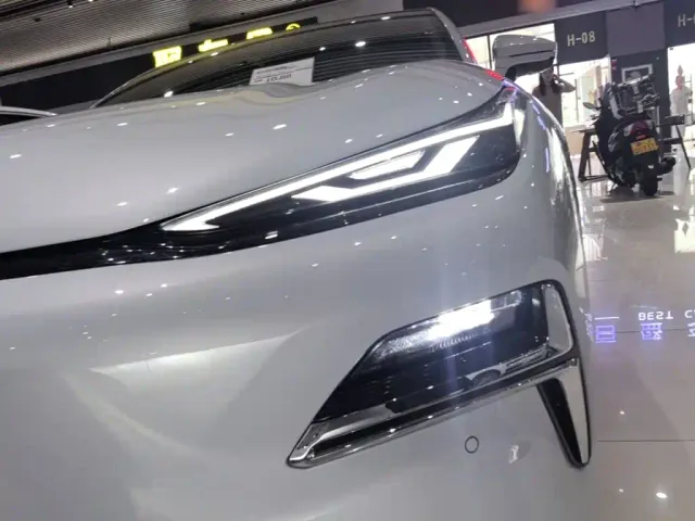 Geely Galaxy Xingyao 8 — Фото автомобиля 23