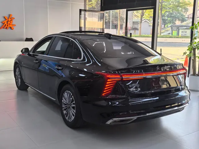 Hongqi H5 — Фото автомобиля 12