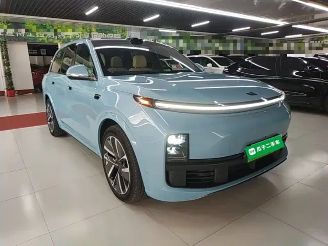 Li Auto L8 — Фото автомобиля 3