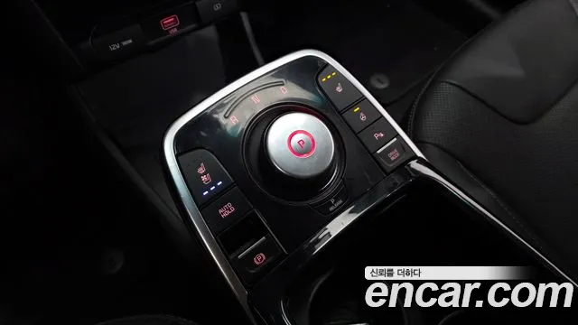 Kia Niro — Фото автомобиля 11