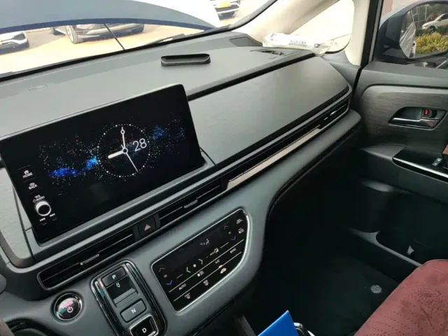 Honda Elysion — Фото автомобиля 12