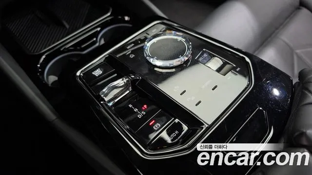 BMW 5 Series G60 — Фото автомобиля 9