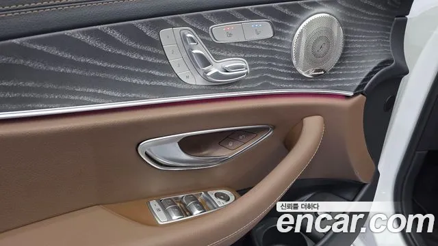 Mercedes-Benz E-Class E-класс W213 E350 4MATIC Exclusive — Фото автомобиля 23
