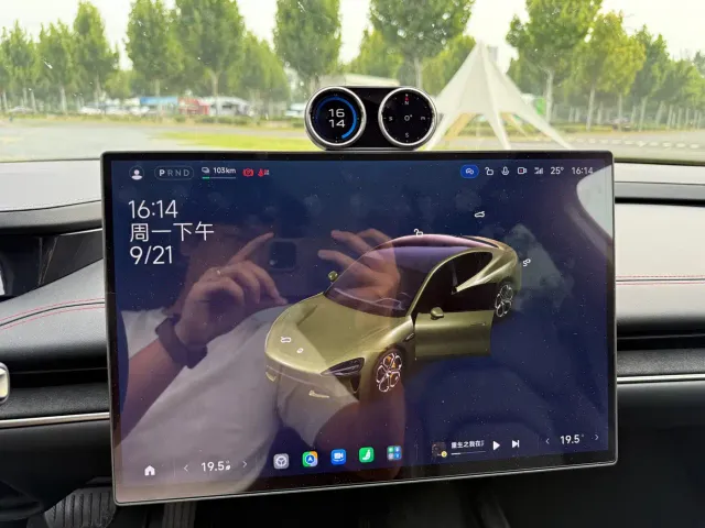 Xiaomi SU7 — Фото автомобиля 14