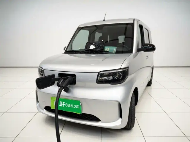 Wuling Zhiguang NEV — Фото автомобиля 2