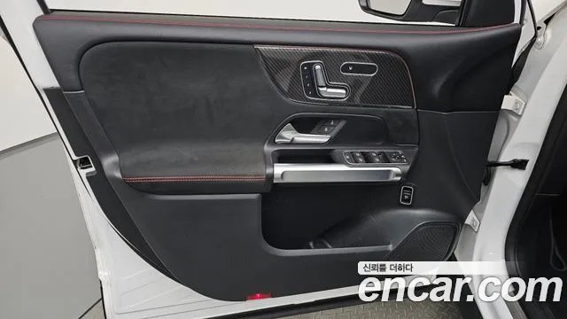 Mercedes-Benz GLB-Class — Фото автомобиля 20