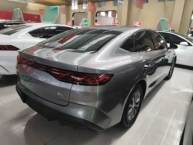 BYD Qin L — Фото автомобиля 6