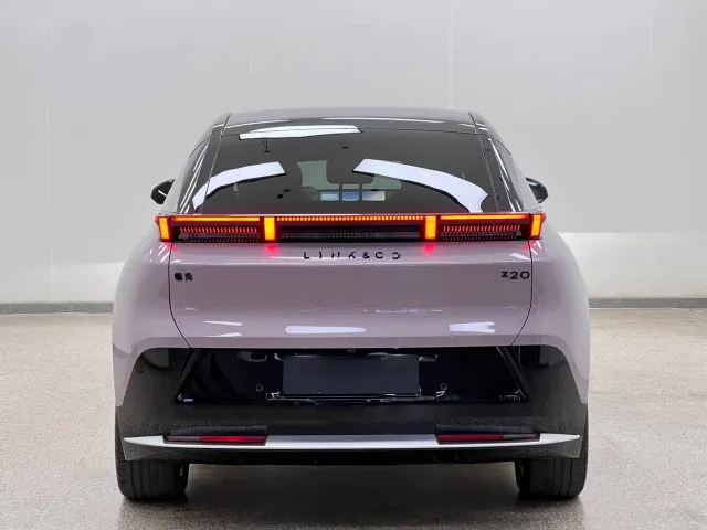 Lynk & Co Z20 — Фото автомобиля 5