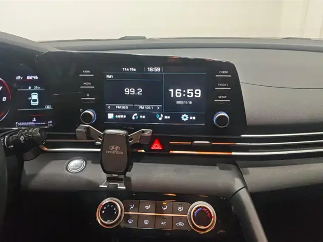 Hyundai Elantra — Фото автомобиля 13