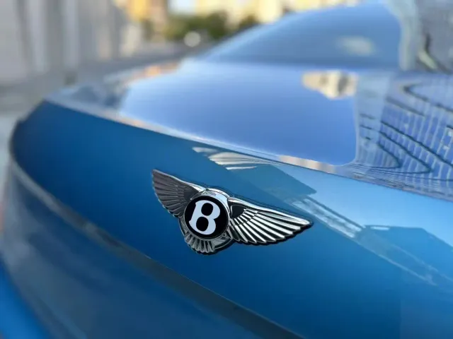 Bentley Flying Spur — Фото автомобиля 5