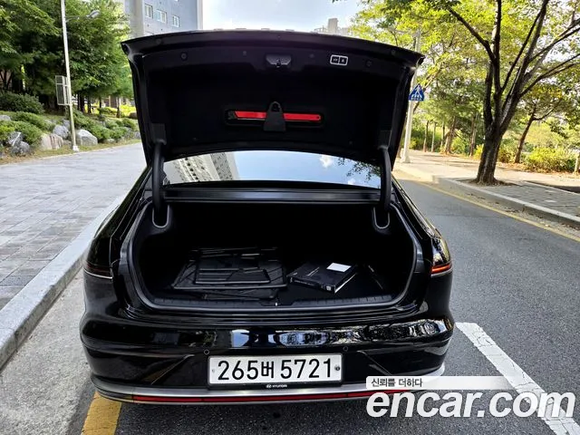 Hyundai Grandeur GN7 — Фото автомобиля 9