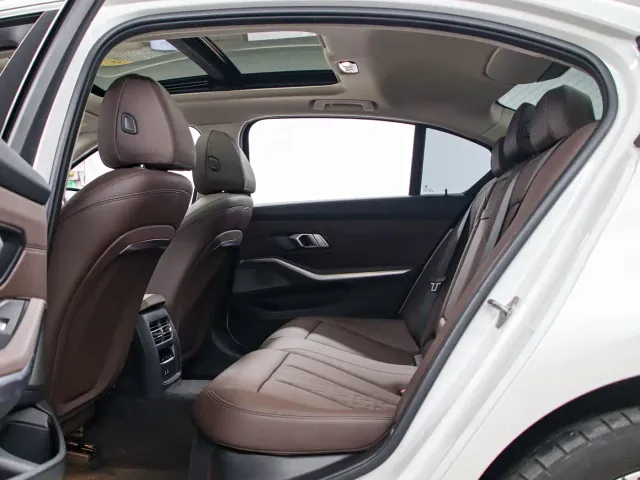 BMW 3 Series — Фото автомобиля 15