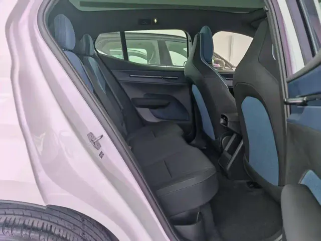 Volvo EX30 — Фото автомобиля 27