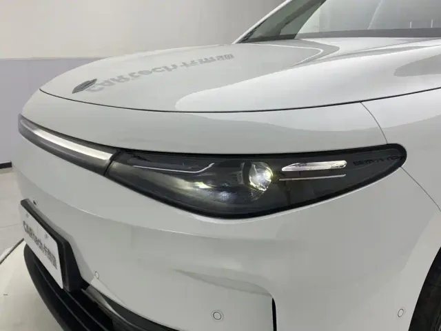 Leapmotor C16 — Фото автомобиля 9