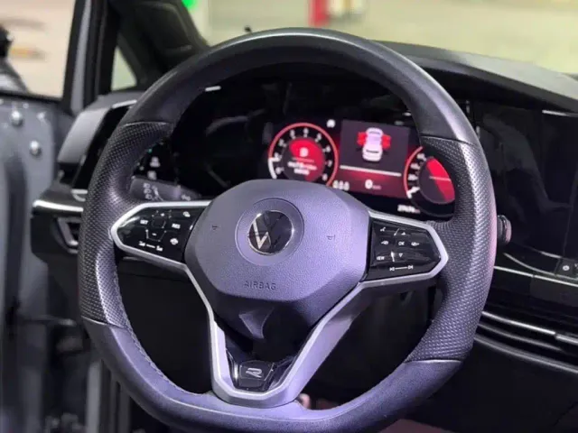 Volkswagen Golf 2023 Facelift 280TSI DSG R-Line Lite — Фото автомобиля 3