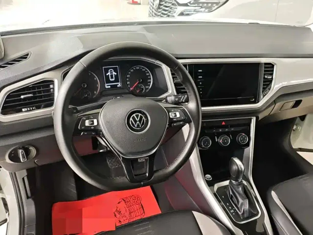 Volkswagen T-Roc — Фото автомобиля 12
