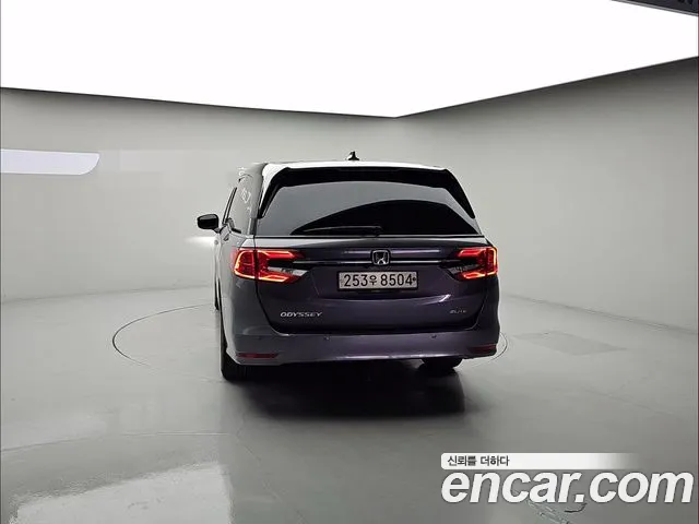 Honda Odyssey — Фото автомобиля 4