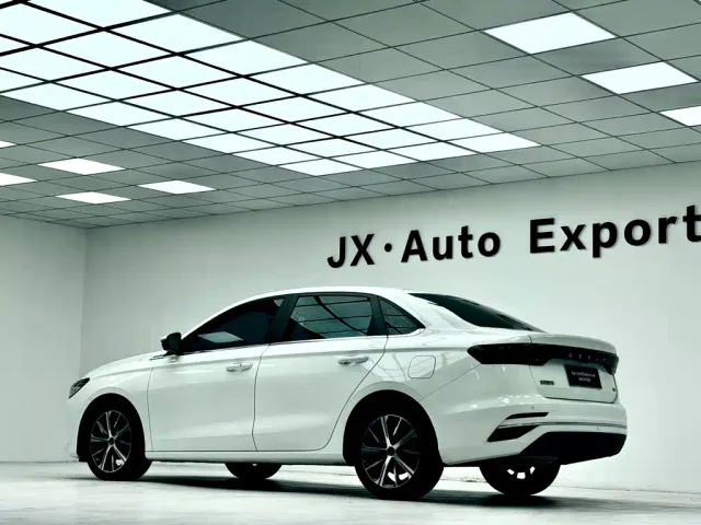 Geely Emgrand — Фото автомобиля 6