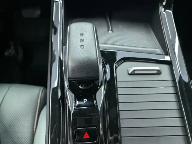 Geely Boyue — Фото автомобиля 16