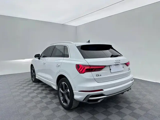 Audi Q3 — Фото автомобиля 4