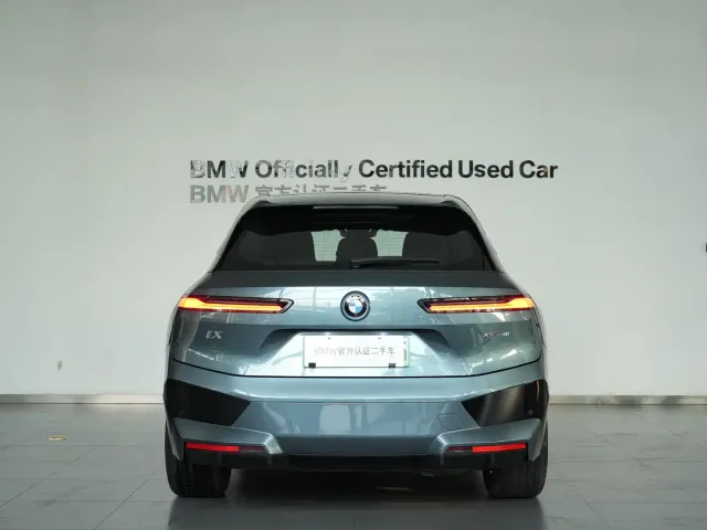 BMW iX — Фото автомобиля 3