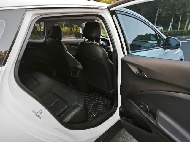 Buick Velite 6 — Фото автомобиля 14