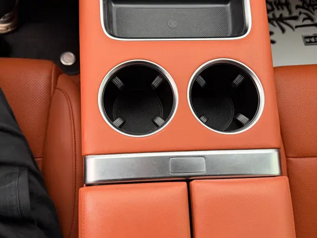 Li Auto L9 — Фото автомобиля 7